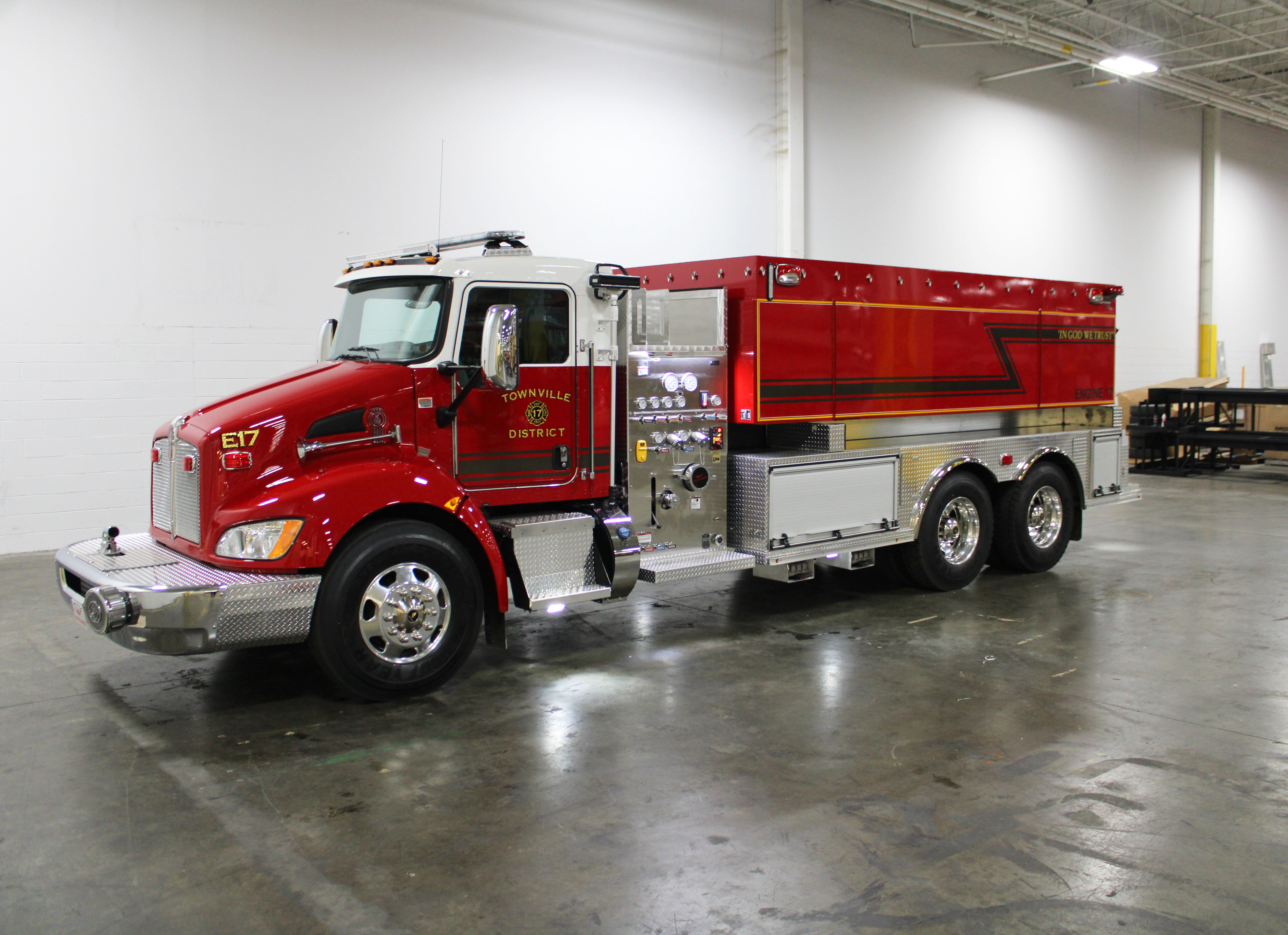 fouts bros – townville vfd – 3000 gallon tanker – dr side | Fouts Fire